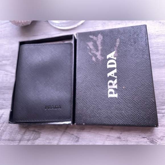 🖤Prada passport holder🖤 - Picture 12 of 12